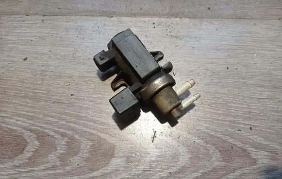 Volvo V70 Turbo solenoid valve 72190329 30637251