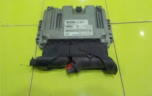 KIA Soul Engine control unit/module 0281018221 RP87