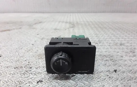 Nissan Primera Wing mirror switch