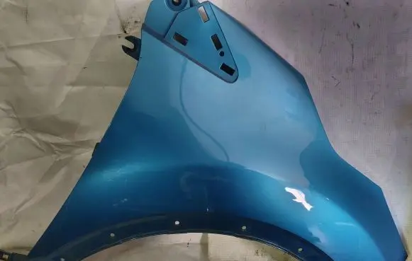 Renault Captur Fender 631001642R