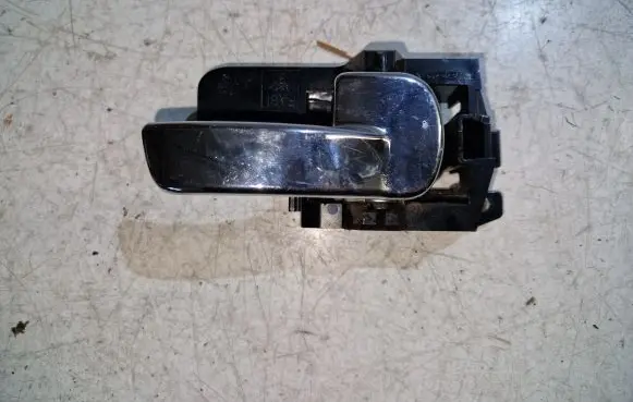 Nissan Qashqai Front door interior handle 80670