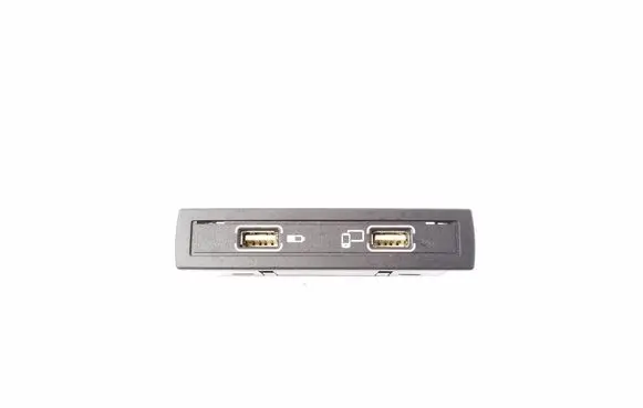 Mercedes-Benz B W246 W242 USB socket connector A1728202100