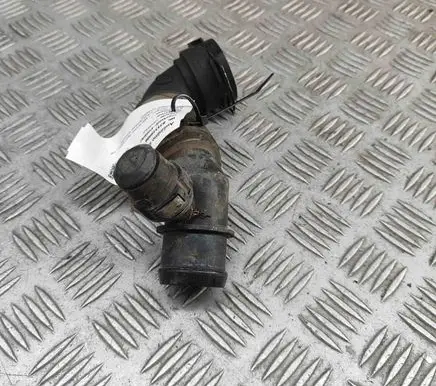 Land Rover Discovery 5 Engine coolant pipe/hose