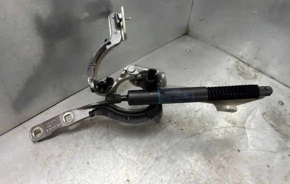 BMW 5 F10 F11 Tailgate/trunk/boot hinge 171203