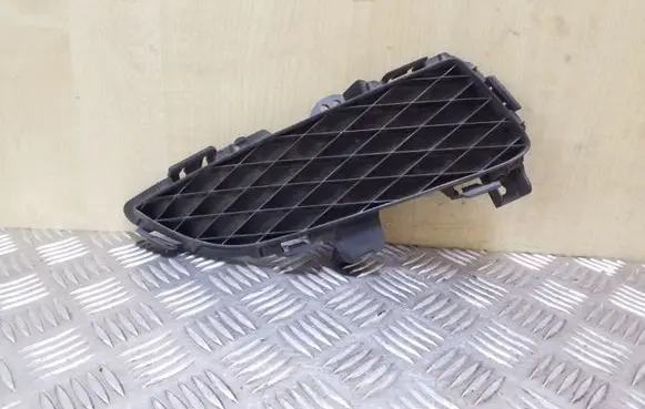 Mazda 3 I Front bumper lower grill BP4K50C11