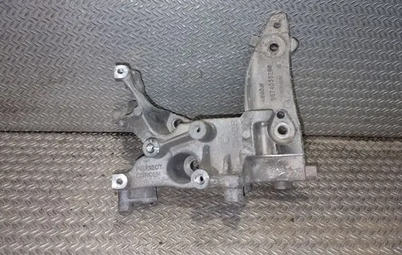 Peugeot Partner Engine mounting bracket 9674030280