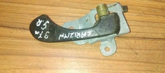 Mitsubishi Carisma Front door interior handle