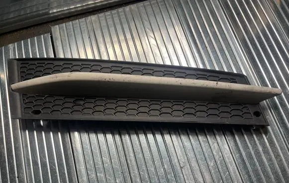 BMW 3 E92 E93 Front bumper lower grill 7227948 51117227948