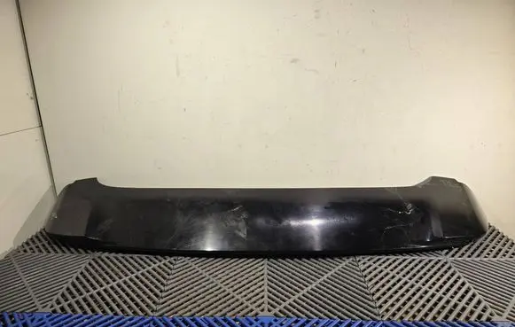 Tailgate/trunk spoiler