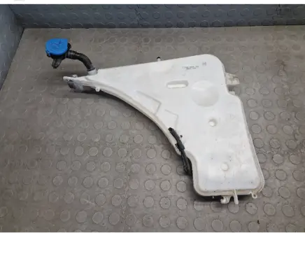 BMW 4 F32 F33 Windshield washer fluid reservoir/tank 7241671