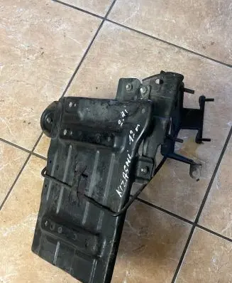 Suzuki Kizashi Battery tray 57LO