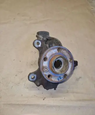 Volvo V70 Front wheel hub