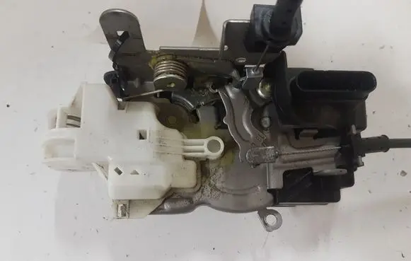 Volvo V40 Front door lock 31391822 933373