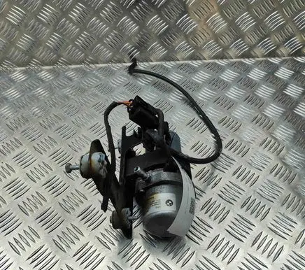 BMW 5 G30 G31 Vacuum pump 6880628 86422920