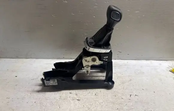 Volvo XC40 Gear shifter/selector 31492677