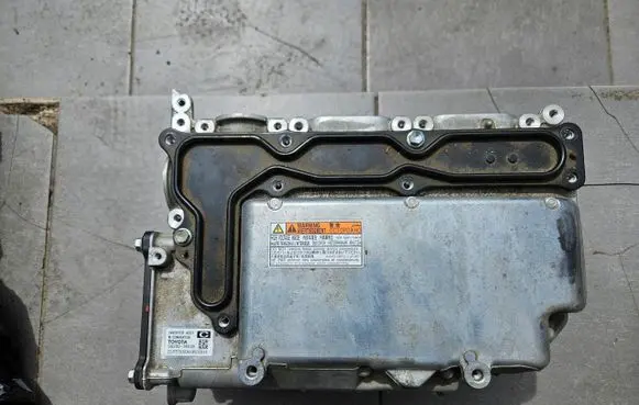 Toyota Auris E180 Voltage converter inverter 