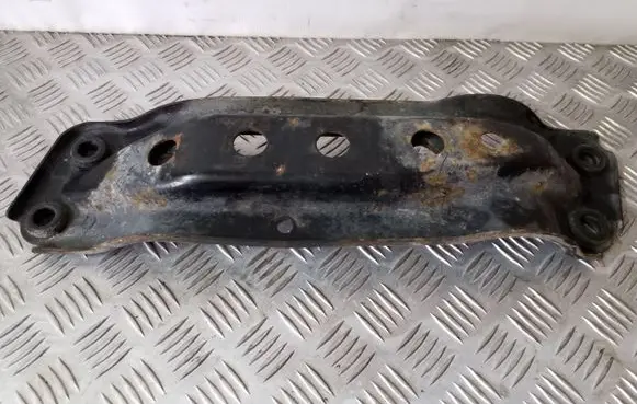 Infiniti EX Gearbox mounting bracket