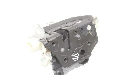Audi TT TTS Mk2 Front door lock 8J2837016C