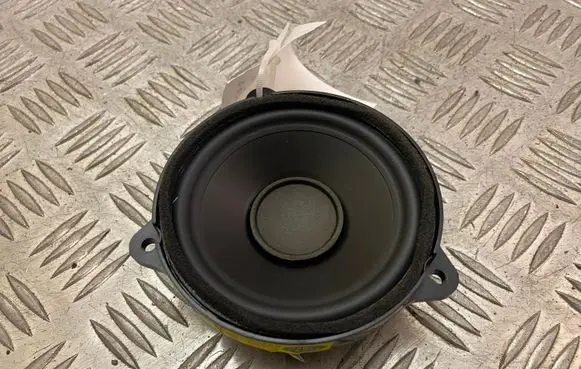 Land Rover Discovery 5 Front door speaker BJ3218808BB