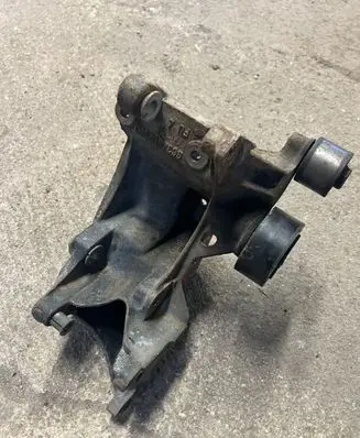 Citroen Berlingo Generator/alternator bracket 9634962980 963496298