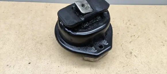 BMW 7 E65 E66 Engine mount bracket