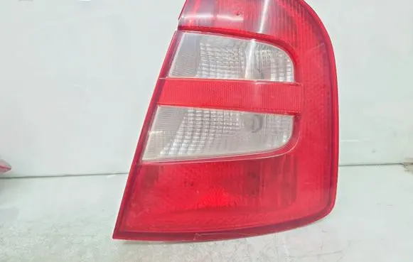 Skoda Fabia Mk1 (6Y) Rear/tail lights 6Y6945112B