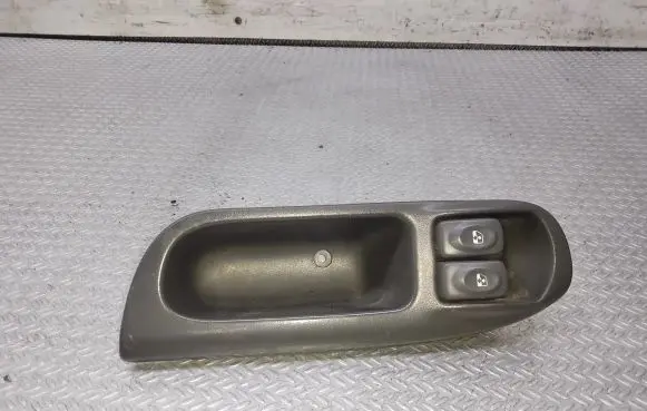 Renault Scenic RX Electric window control switch 7700431172