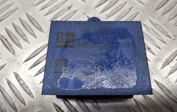 Opel Omega B2 Tow bar relay 90513262