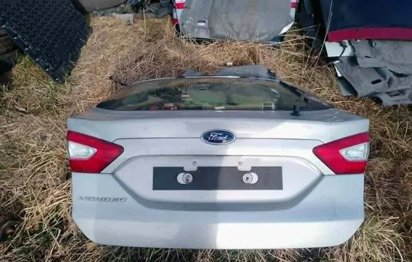 Ford Mondeo MK V Tailgate/trunk/boot lid 042