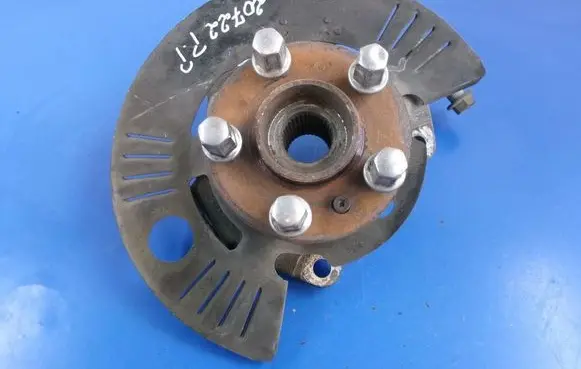Cadillac DTS Front wheel hub spindle knuckle