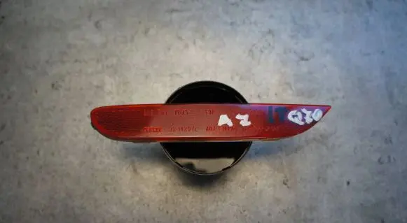 Infiniti Q70 Y51 Rear tail light reflector
