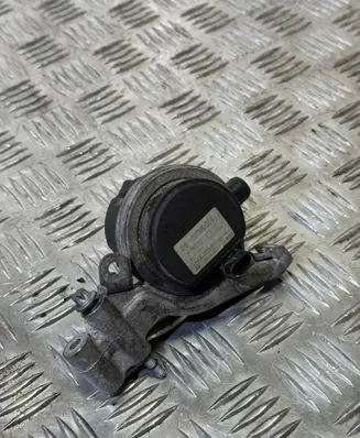 Mercedes-Benz C W205 Electric auxiliary coolant/water pump A0005005400