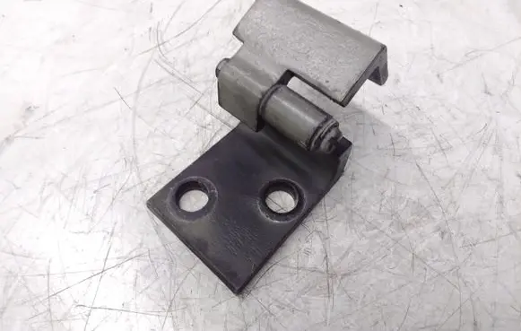 BMW X5 E53 Front door lower hinge 8265155