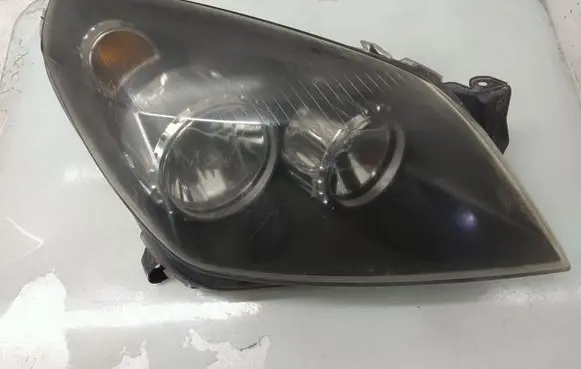 Opel Astra H Headlight/headlamp E11770