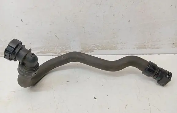 Peugeot 5008 II Engine coolant pipe/hose 9673473780