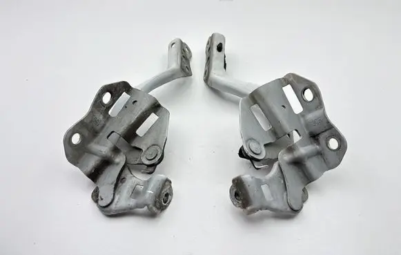 Toyota Auris E180 Engine bonnet/hood hinges 