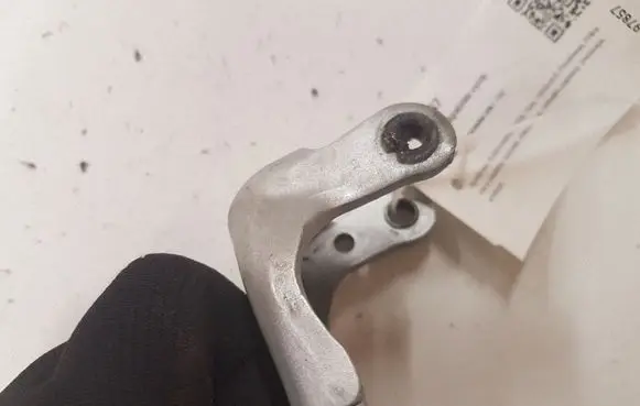 Citroen C4 I Picasso Front door lower hinge