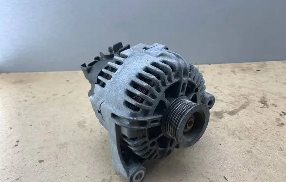BMW 3 E90 E91 Generator/alternator 7802471 12317802471 12317799180