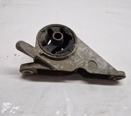 Opel Zafira B Engine mount bracket 24459755
