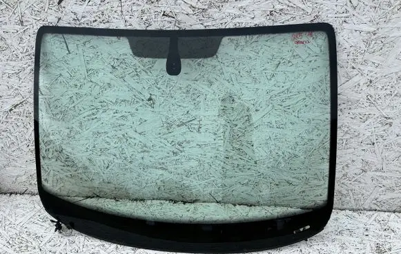 Volkswagen Caddy Front windscreen/windshield window 