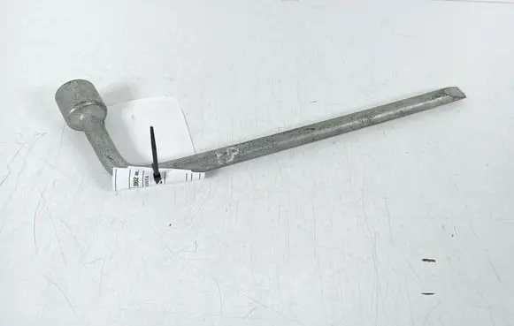 Toyota RAV 4 (XA20) Wheel nut wrench 09150-40010