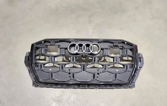 Audi Q7 4M Front bumper upper radiator grill 4M0807233K 4M0853651BD