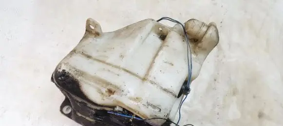 Mazda 626 Windshield washer fluid reservoir/tank 860141214 860141-214