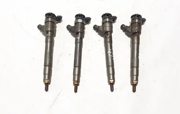 Renault Trafic III (X82) Fuel injector 0445110546
