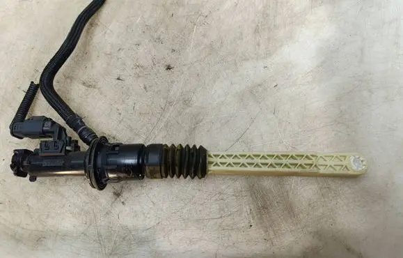 Opel Corsa F Clutch master cylinder 9824255680 C451200869 0162113