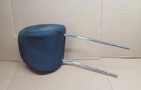Audi A3 S3 8V Front seat headrest 