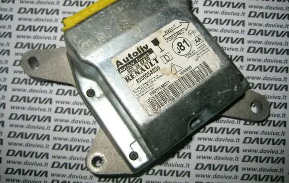 Renault Espace III Airbag control unit/module 8200258239