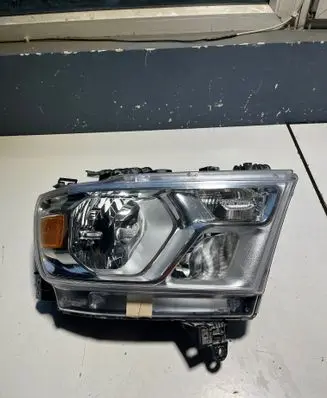 Dodge RAM Headlight/headlamp P68316080AH F00HTC107616 082919212