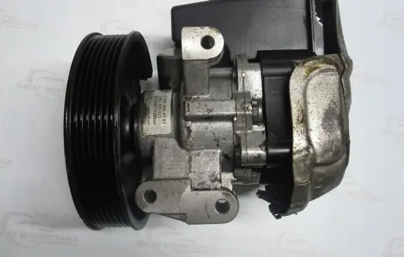 Mercedes-Benz C W203 Power steering pump 349GB