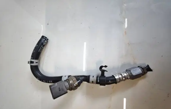 Volkswagen Touareg II Fuel pressure sensor 03C906051A 51CP0305 TNB15F5MX8
